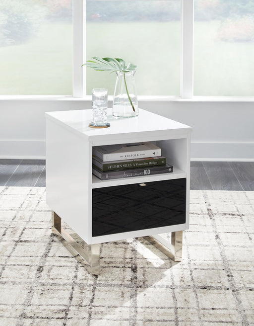Gardoni - White / Black - Chair Side End Table - Tallahassee Discount Furniture (FL)