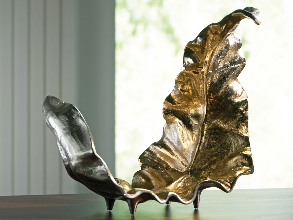 Darinsen - Gold / Silver Finish - Sculpture - Tallahassee Discount Furniture (FL)