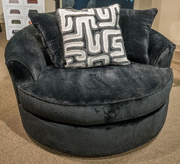 Ashford Heights - Oversized Swivel Accent Chair - Onyx - Tallahassee Discount Furniture (FL)