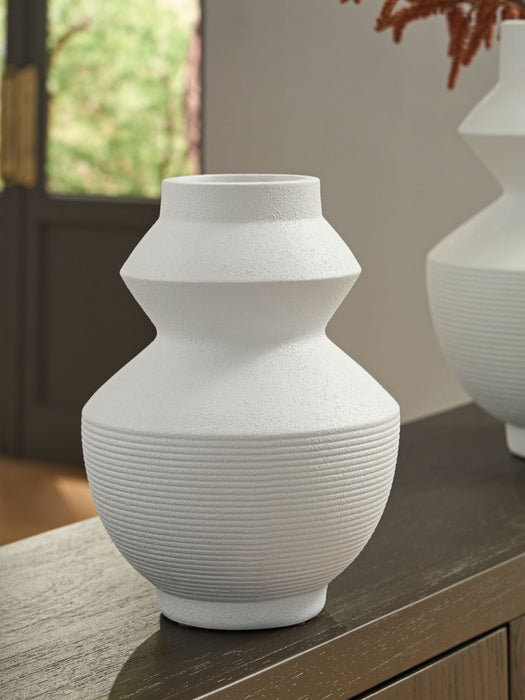 Naveen - Vase - Tallahassee Discount Furniture (FL)