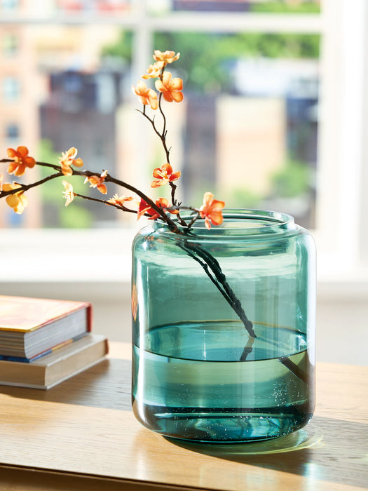 Inisland - Vase - Tallahassee Discount Furniture (FL)