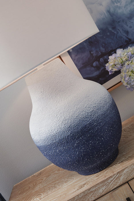 Dashland - Metal Table Lamp - White / Navy - Tallahassee Discount Furniture (FL)