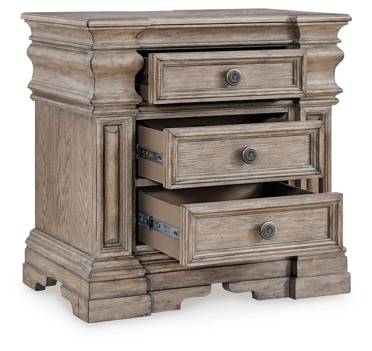 Blairhurst - Light Grayish Brown - Three Drawer Night Stand - Tallahassee Discount Furniture (FL)