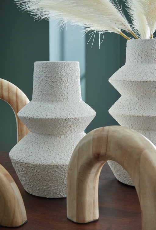 Maddwarth - White / Natural Brown - Accessory Set (Set of 5) - Tallahassee Discount Furniture (FL)