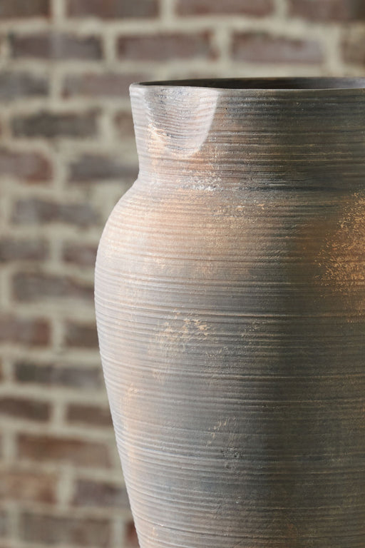 Brickmen - Vase - Tallahassee Discount Furniture (FL)