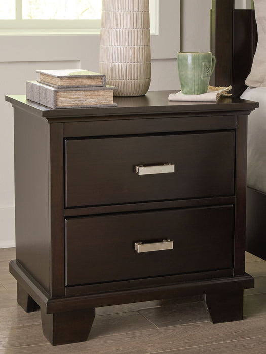 Covetown - Two Drawer Night Stand - Dark Brown - Tallahassee Discount Furniture (FL)