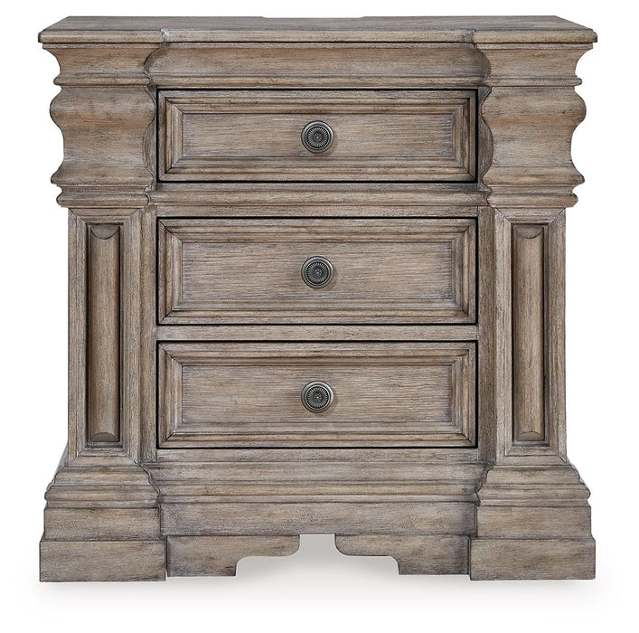 Blairhurst - Light Grayish Brown - Three Drawer Night Stand - Tallahassee Discount Furniture (FL)